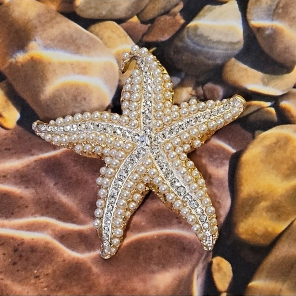 Starfish Pearl Brooch with Crystals